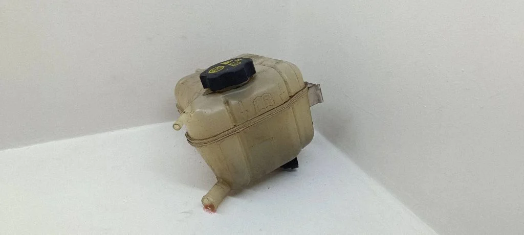 Coolant expansion tank/reservoir – Opel Insignia A (2008-2017)