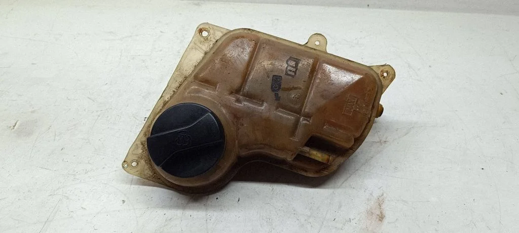 Coolant expansion tank/reservoir – Volkswagen Passat B5 (1997-2000)