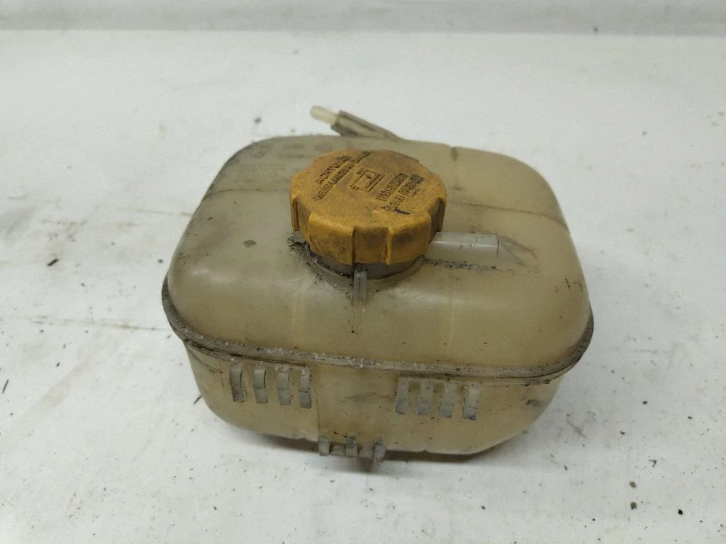Coolant expansion tank/reservoir – Opel Astra H (2004-2012)