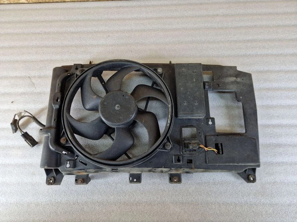 Electric radiator cooling fan