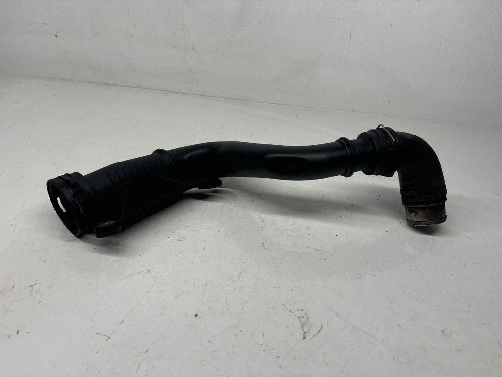 Intercooler hose/pipe – Volkswagen Touran I (2003-2010)