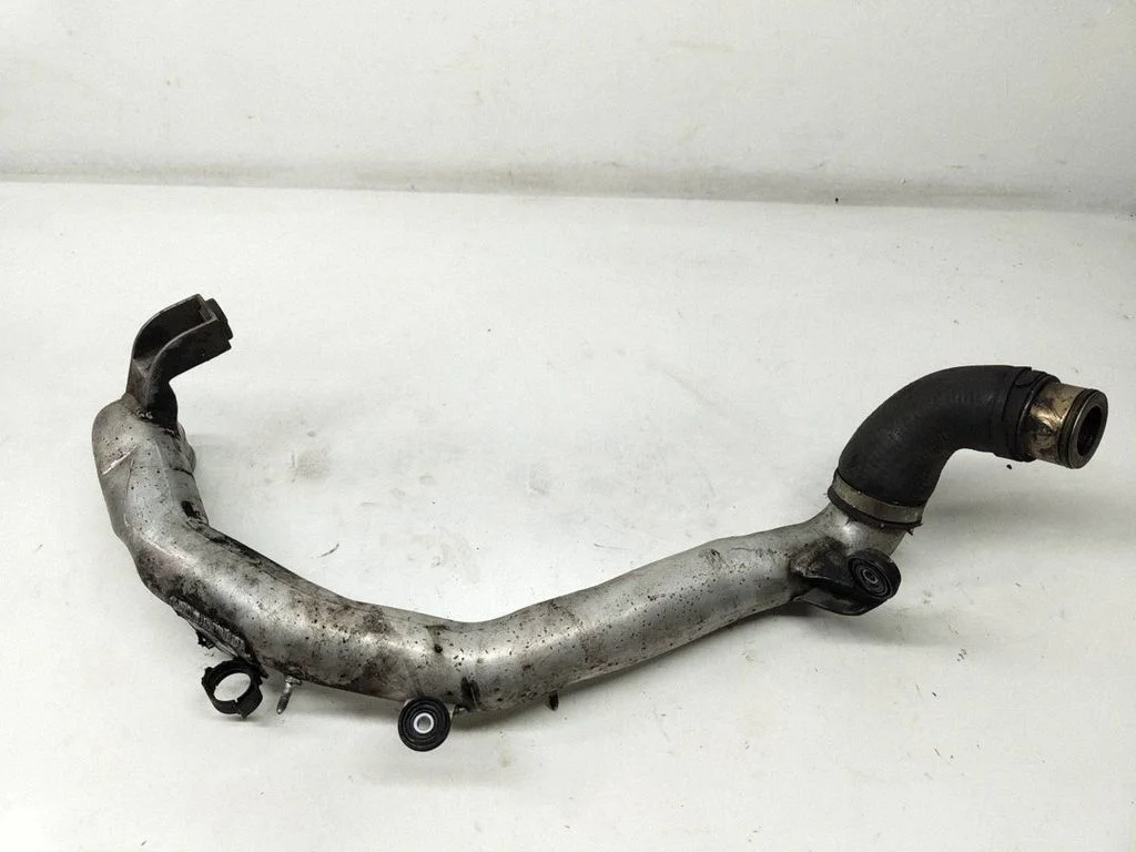 Starpdzesētāja šļūtene (-es)/ caurule (-es) – Volkswagen Passat B6 (2005-2010)