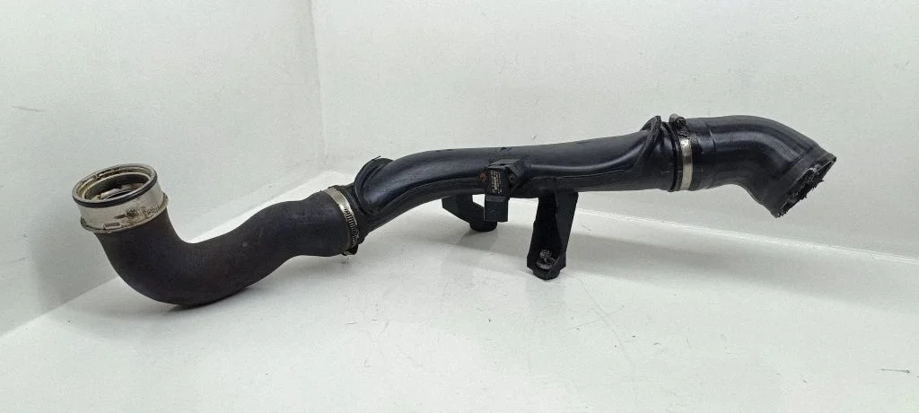 Vahejahuti voolik (-ud)/ toru (-d) – Volkswagen Passat B6 (2005-2010)