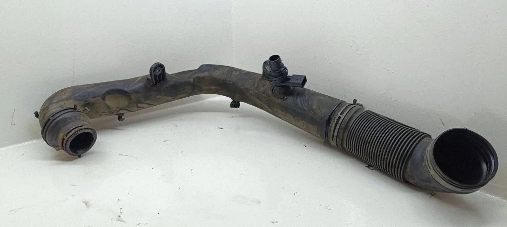 Starpdzesētāja šļūtene (-es)/ caurule (-es) – Volkswagen Passat B5.5 (2001-2005)