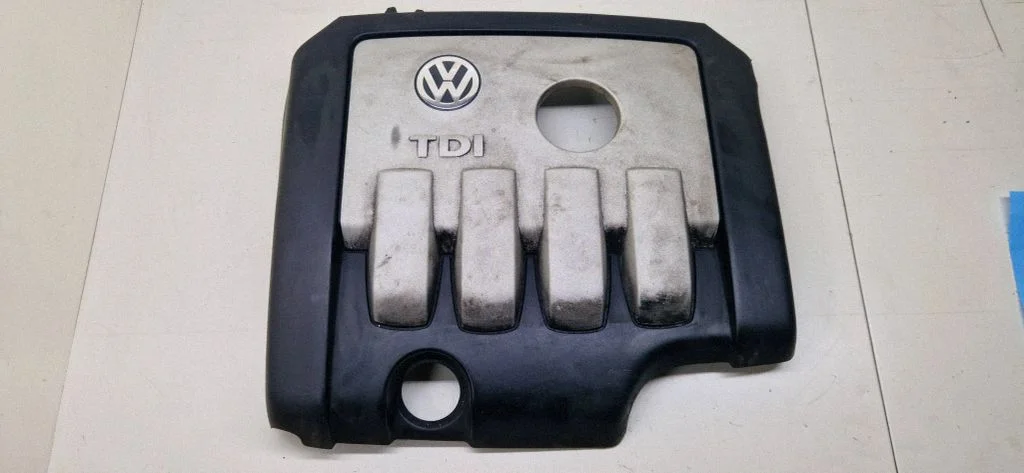 Dzinēja pārsegs (apdare) – Volkswagen Touran I (2003-2010)