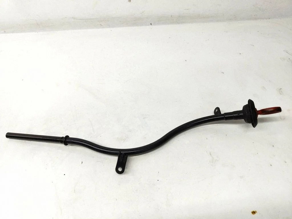 Engine cover (trim) – Volkswagen Passat B6 (2005-2010)