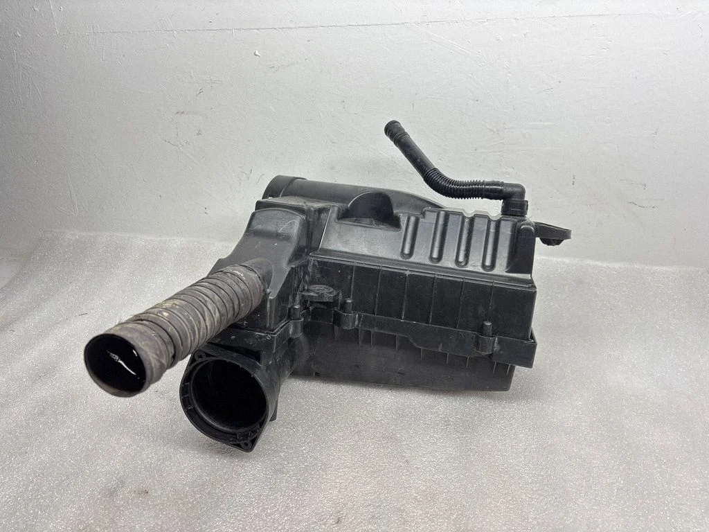 Air filter box – Volkswagen Passat B6 (2005-2010)