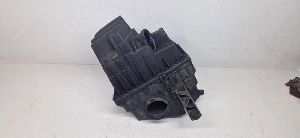 Air filter box – Volkswagen Transporter - Caravelle T5 (2003-2015)