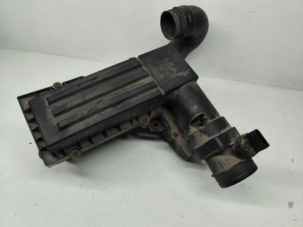 Gaisa filtra korpuss – Volkswagen Passat B6 (2005-2010)