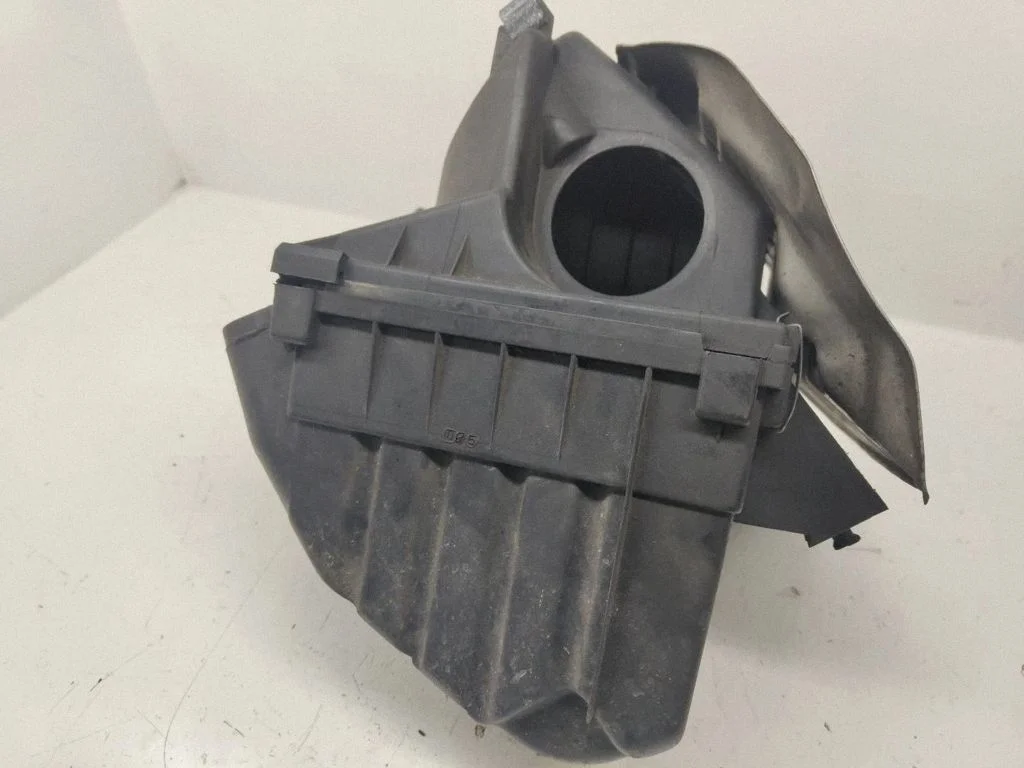 Gaisa filtra korpuss – Audi A4 S4 B5 8D (1994-1999)