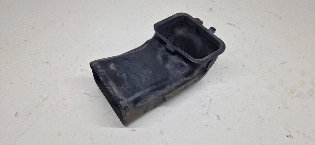 Air intake duct part 7577471