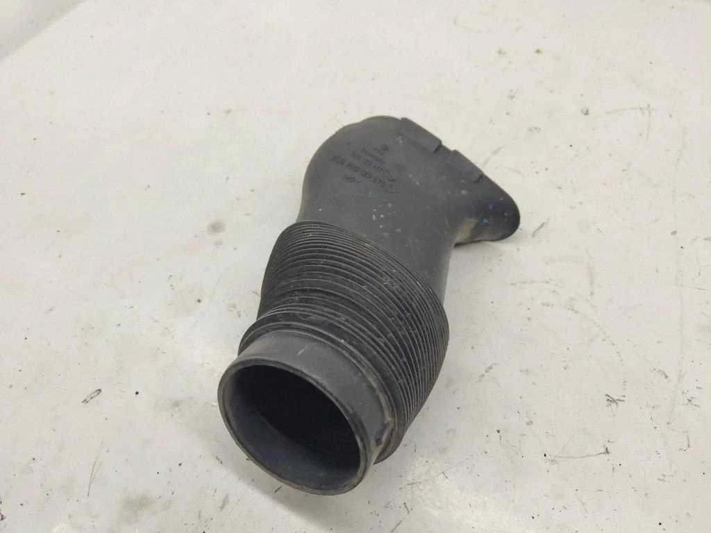 Air intake duct part – Volkswagen Transporter - Caravelle T5 (2003-2015)