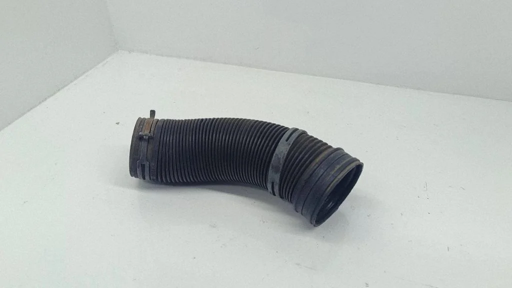 Air intake duct part – Volkswagen Transporter - Caravelle T4 (1991-2003)