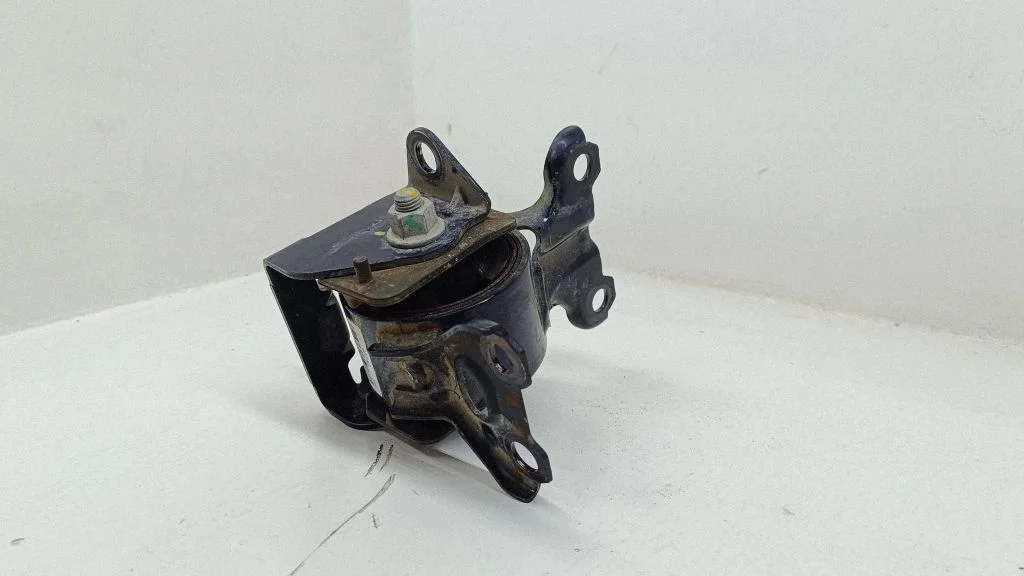Engine mount bracket 667AG