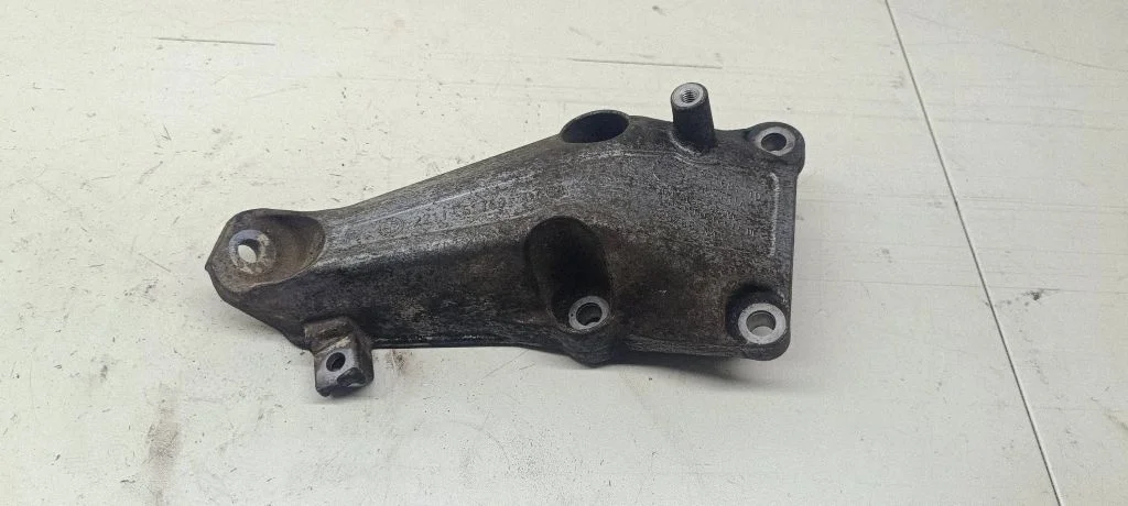 Engine mounting bracket – BMW 3 Series E90 E91 (2005-2012)