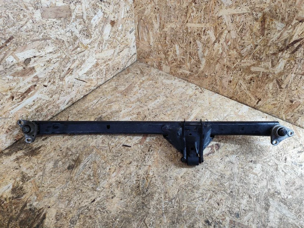 Engine mounting bracket 8666204