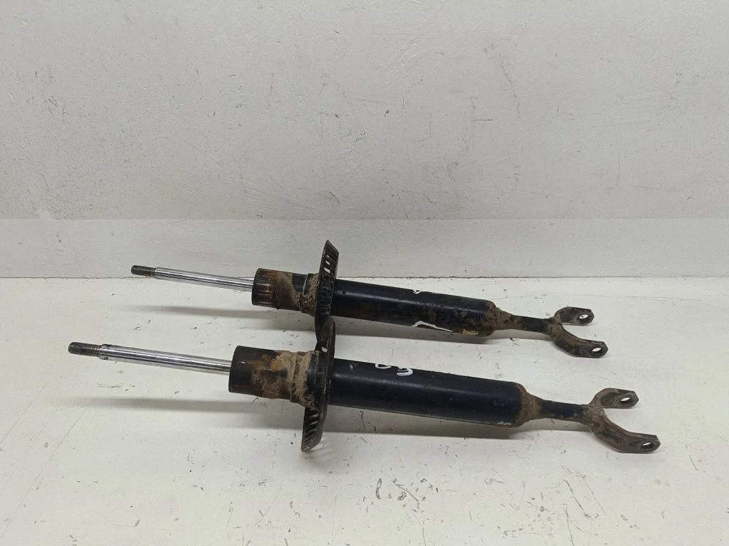 Front shock absorber/damper – Volkswagen Passat B5 (1997-2000)