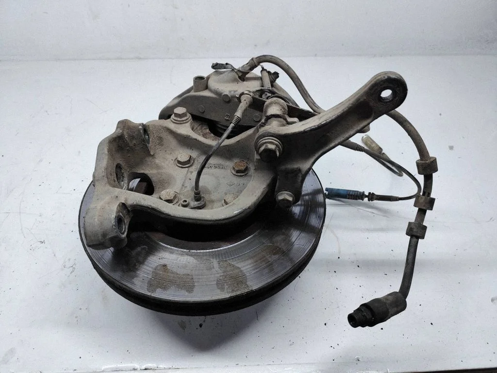 Front wheel hub 6760953L