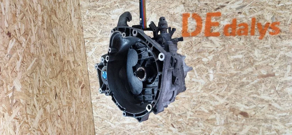 Mechaninė 5 pavarų dėžė