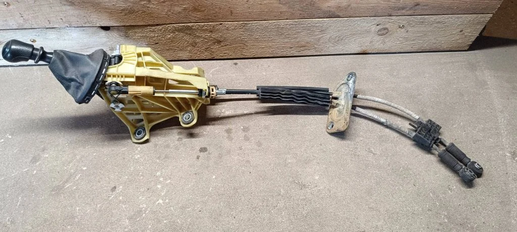 Gear selector mechanism – Volkswagen Transporter - Caravelle T5 (2003-2015)
