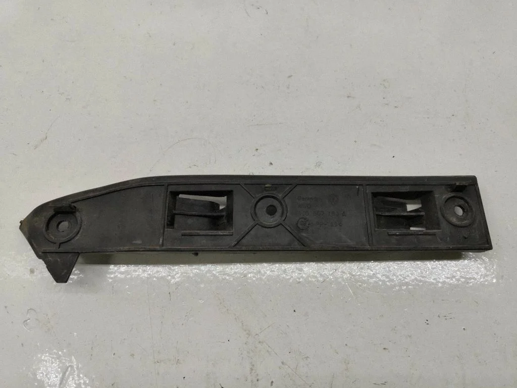 Esistange kinnitusklamber – Volkswagen Golf IV (1998-2005)