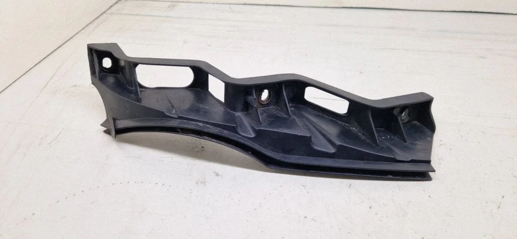 Front bumper mounting bracket 3C0807889