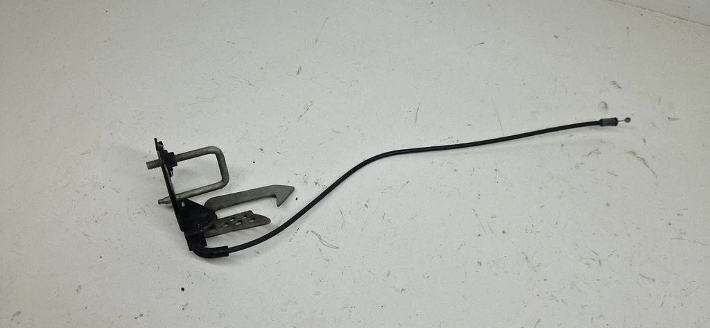 Zamek maski – BMW Seria 5 F10 F11 (2009-2016)