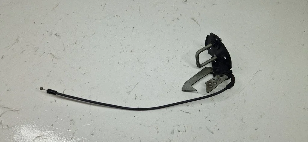 Engine bonnet/hood lock/catch – BMW 5 Series F10 F11 (2009-2016)