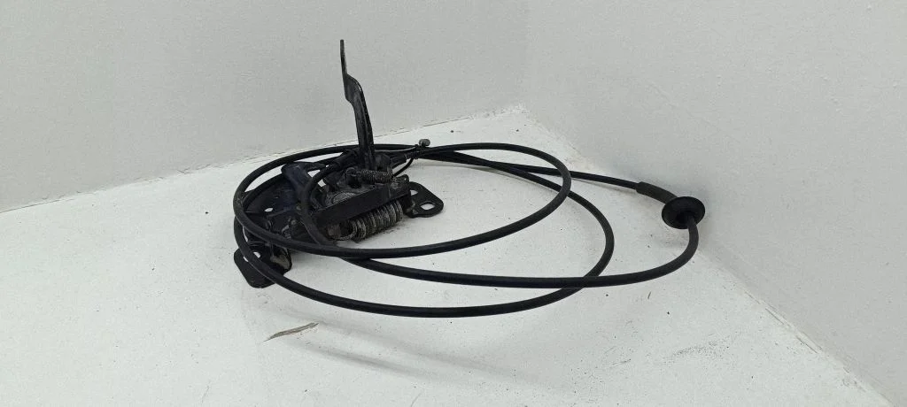 Engine bonnet/hood lock/catch