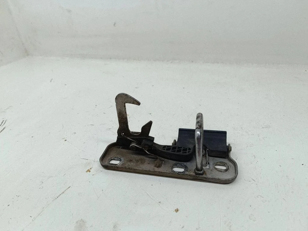 Engine bonnet/hood lock/catch – Volkswagen Golf Plus (2005-2013)