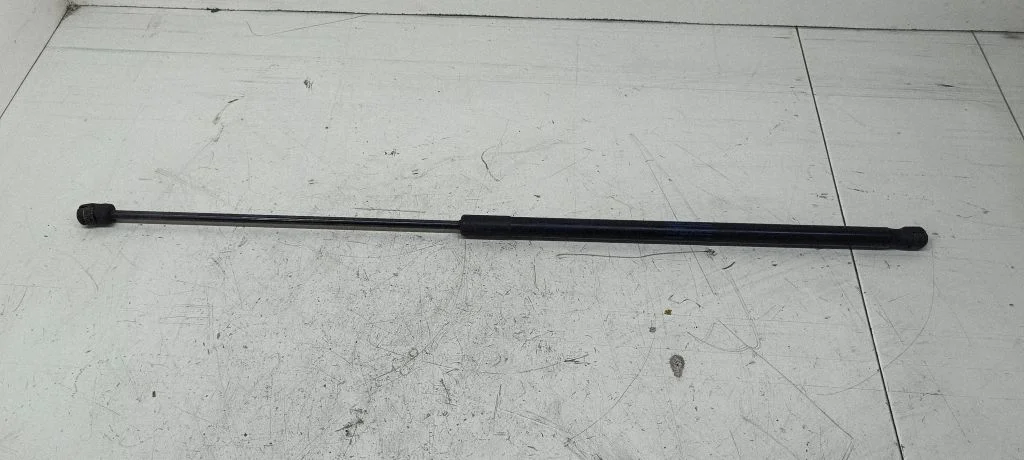 Front bonnet/hood damper/strut – Volkswagen Passat B6 (2005-2010)