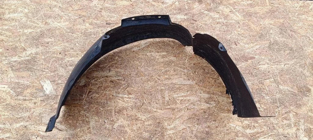 Front wheel arch liner splash guards 05303866ae