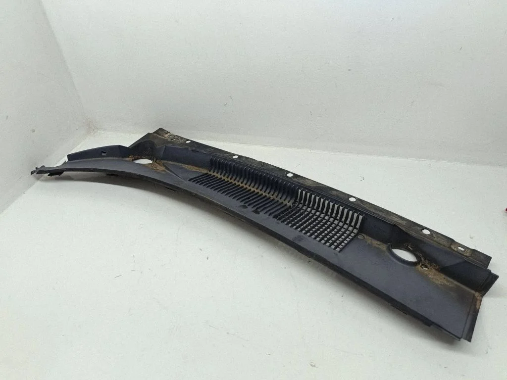 Wiper trim 8615126000
