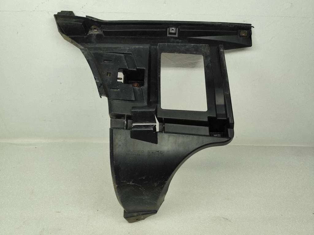 Rear bumper mounting bracket 8648149