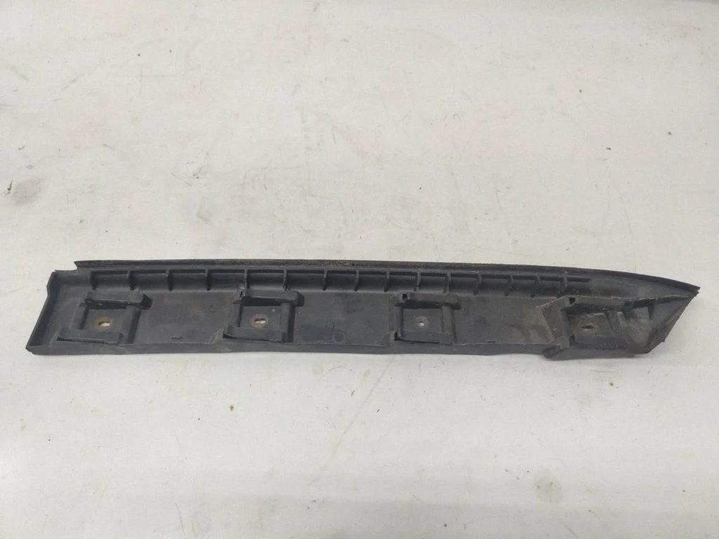 Rear bumper mounting bracket – Volkswagen Jetta V (2005-2010)