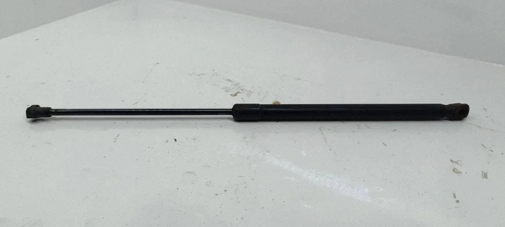 Tailgate/trunk strut/damper – Volkswagen Passat B5 (1997-2000)
