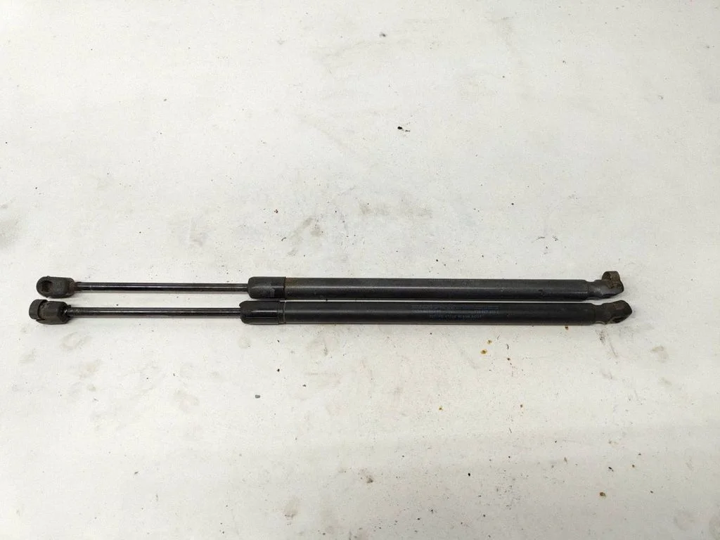 Tailgate/trunk strut/damper – Volkswagen Touran I (2003-2010)