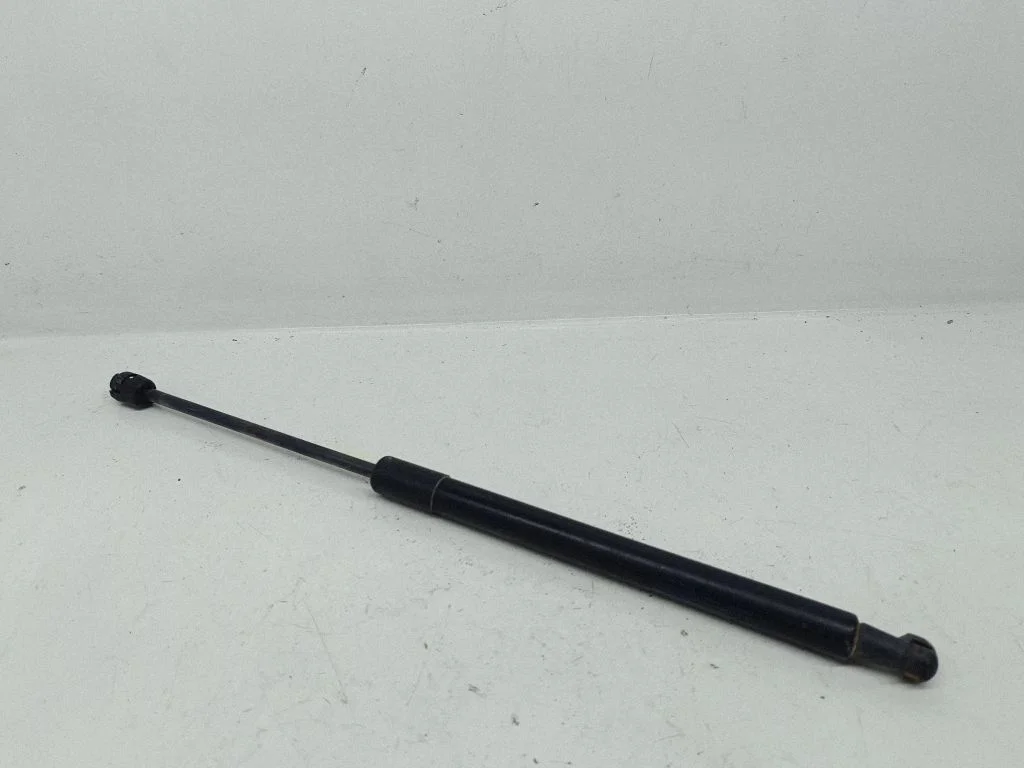 Aizmugurējā vāka amortizators – Volkswagen Passat B6 (2005-2010)