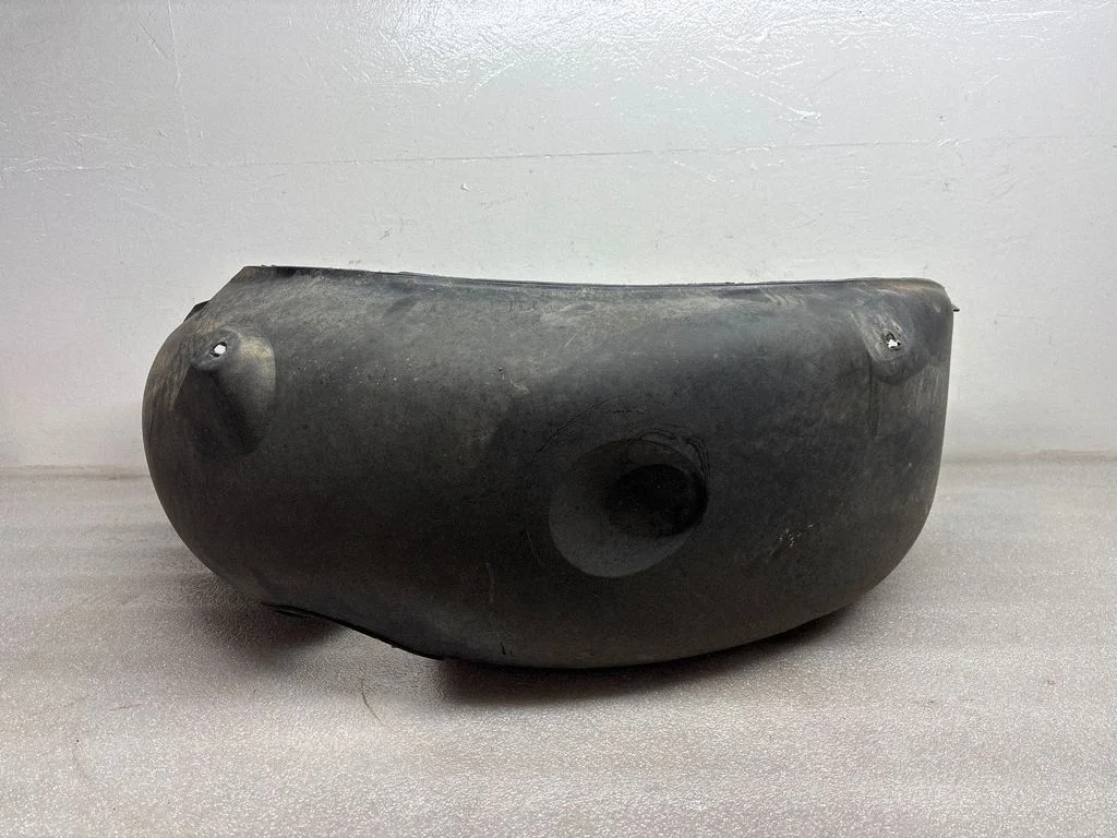 Rear arch fender liner splash guards 8L0810171