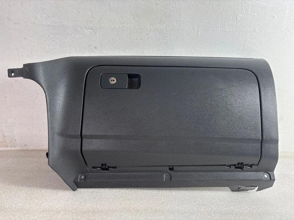 Glove box – Volkswagen Golf IV (1998-2005)