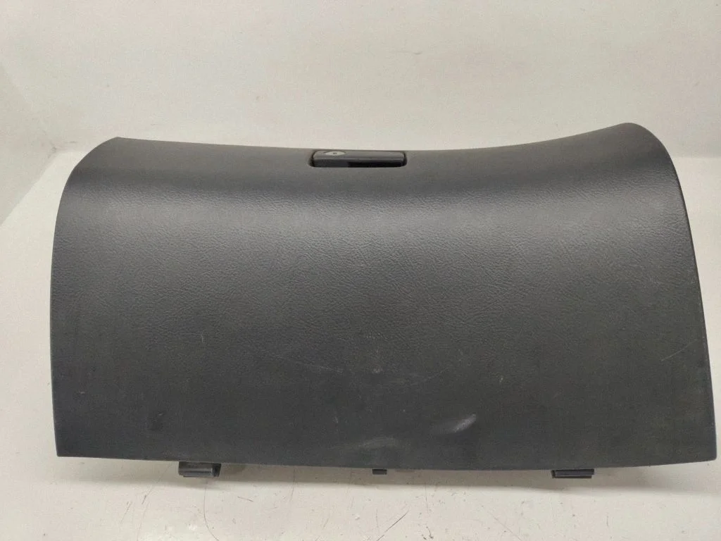 Glove box – Toyota Avensis T250 (2003-2006)