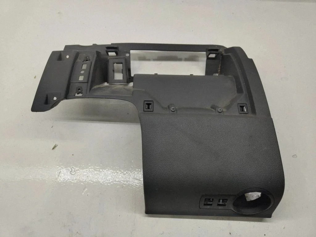 Panel deski rozdzielczej (dolny) – Volkswagen Touran I (2003-2010)