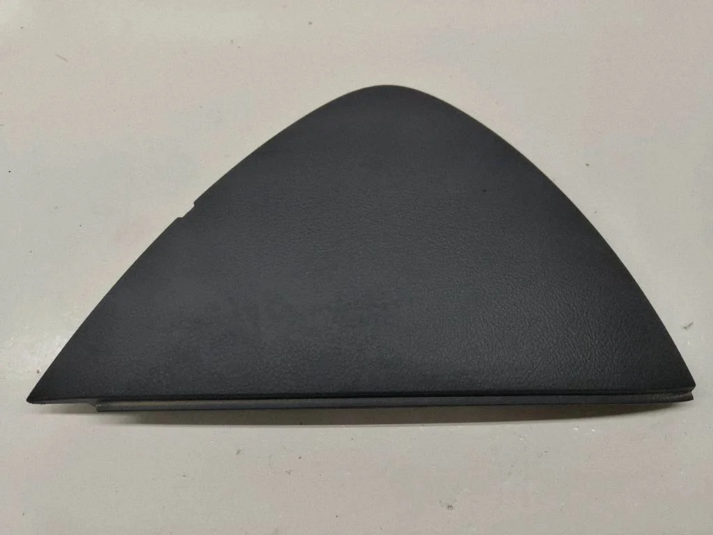 Paneļa apdares panelis (sānu) – Volkswagen Passat B6 (2005-2010)