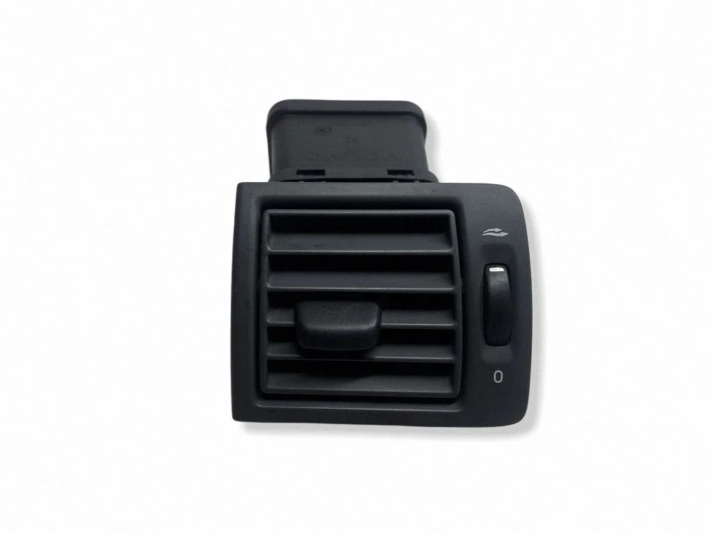 Dashboard side air vent grill/cover trim – Volvo V50 (2004-2007)