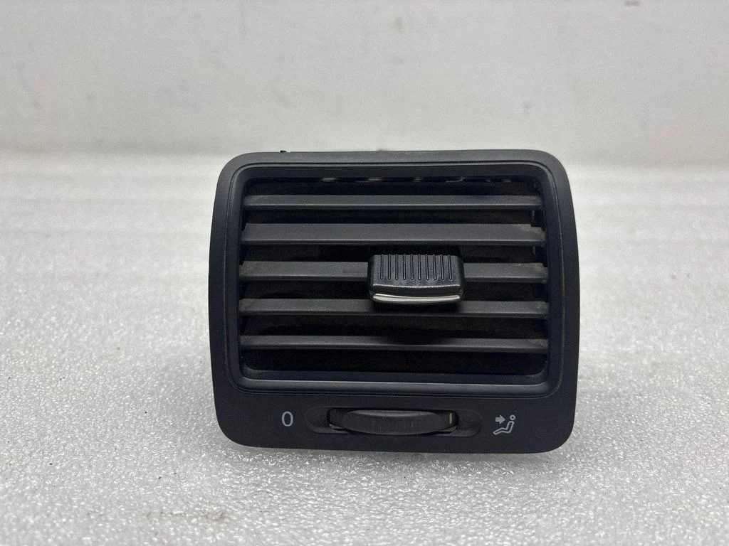 Dashboard side air vent grill/cover trim – Volkswagen Golf IV (1998-2005)