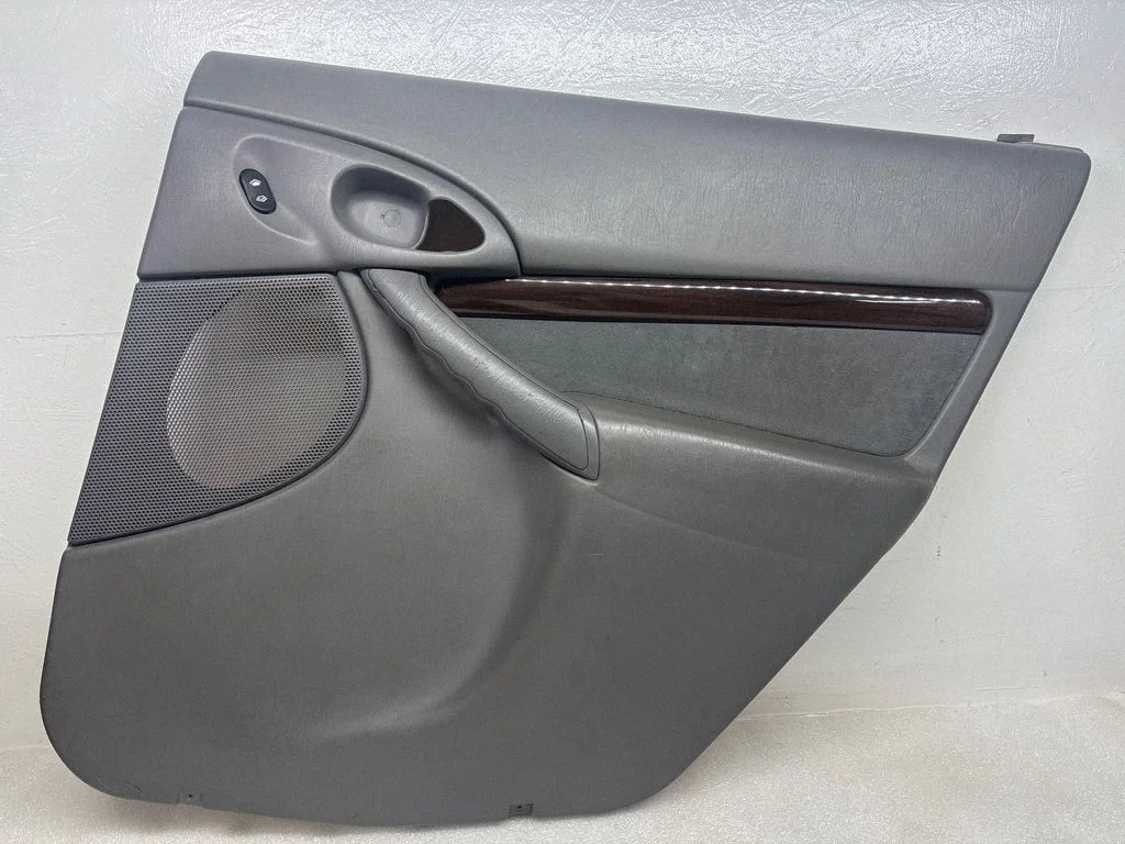 Rear door card panel trim – Ford Focus (1998-2004)