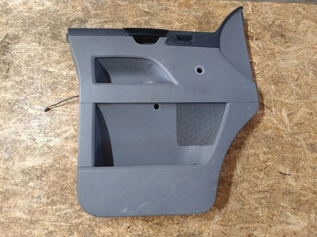 Front door card panel trim – Volkswagen Transporter - Caravelle T5 (2003-2015)