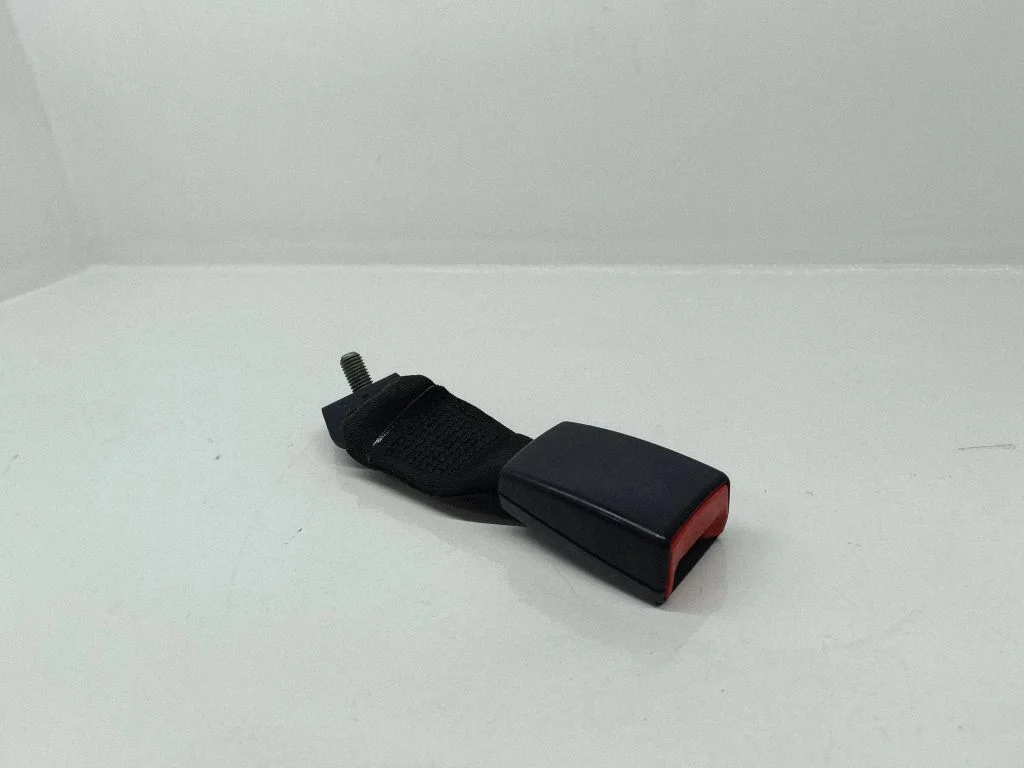 Rear seatbelt buckle – BMW 1 Series E81 E87 (2004-2011)