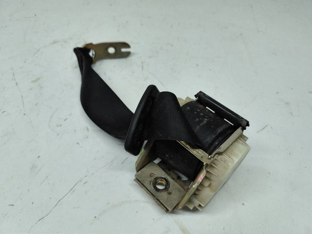 Rear seatbelt 7065095