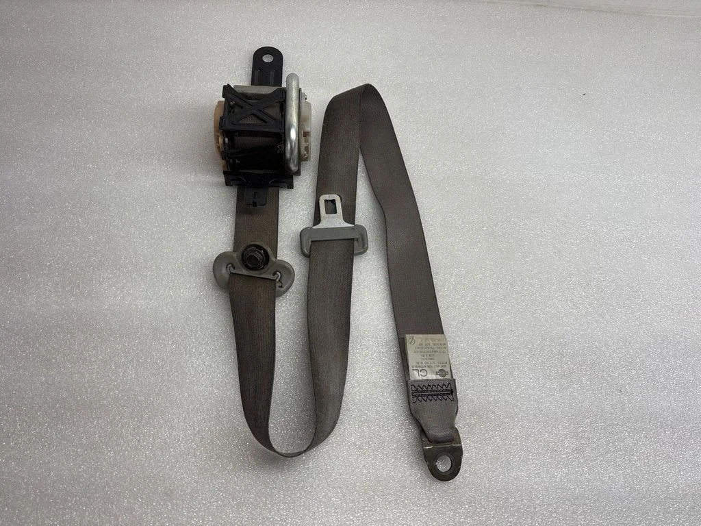 Front seatbelt – Nissan X-Trail T30 (2001-2007)